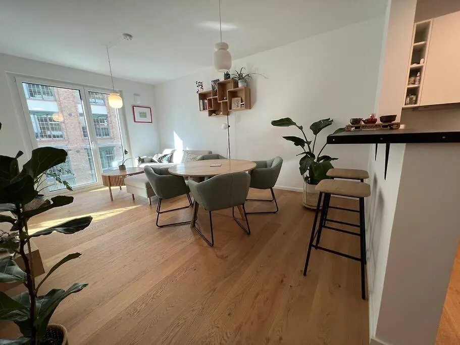 Naehe Messe: Zentrale Wohnung Mit Balkon Und Loggia Frankfurt am Main Apartment