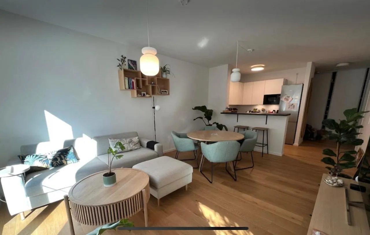 Naehe Messe: Zentrale Wohnung Mit Balkon Und Loggia 프랑크푸르트